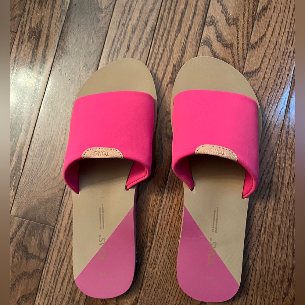 Toms size 9 women. Carly sandals - dark pink jersey. Like new. Worn once.